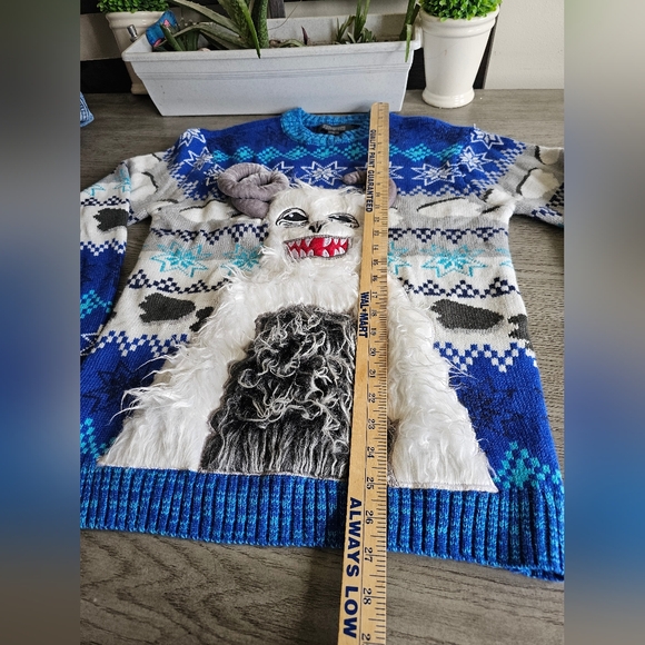 Ugly Christmas Sweater Yeti Party Size SMALL UNISE Holiday Funny Beverage Holder - Picture 6 of 7